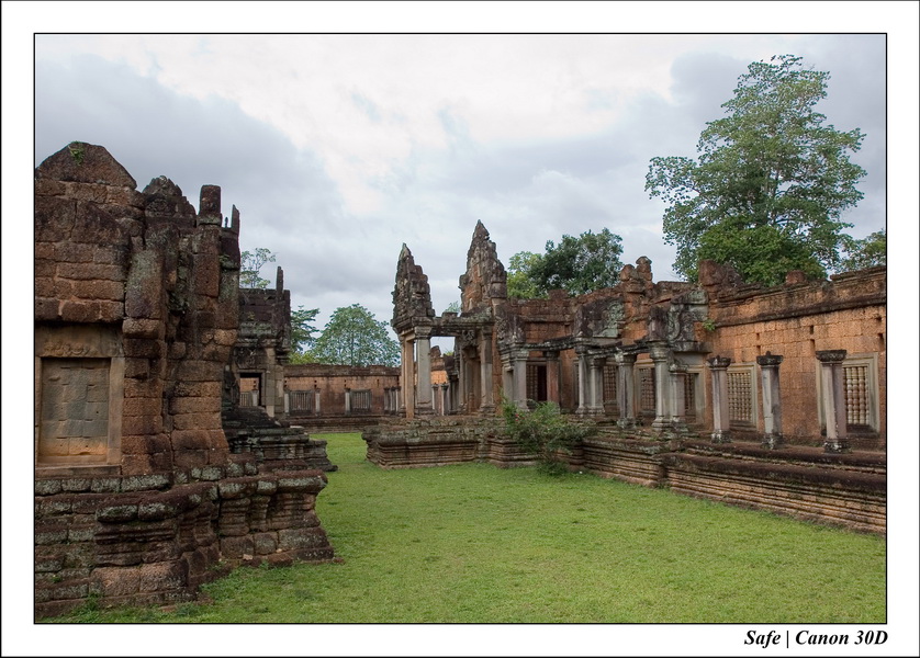 2006 - 07 - Temple angkor - Bantea Samre 06